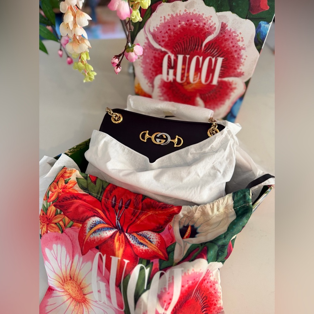 Gucci NWT Zumi Embellished Leather Shoulder Bag In Black ~ Full Inclusion
